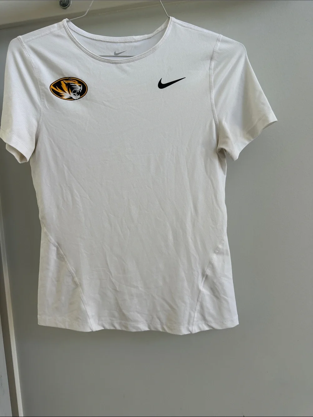 Nike Women’s White Short-Sleeve Athletic Tee with Tiger Logo